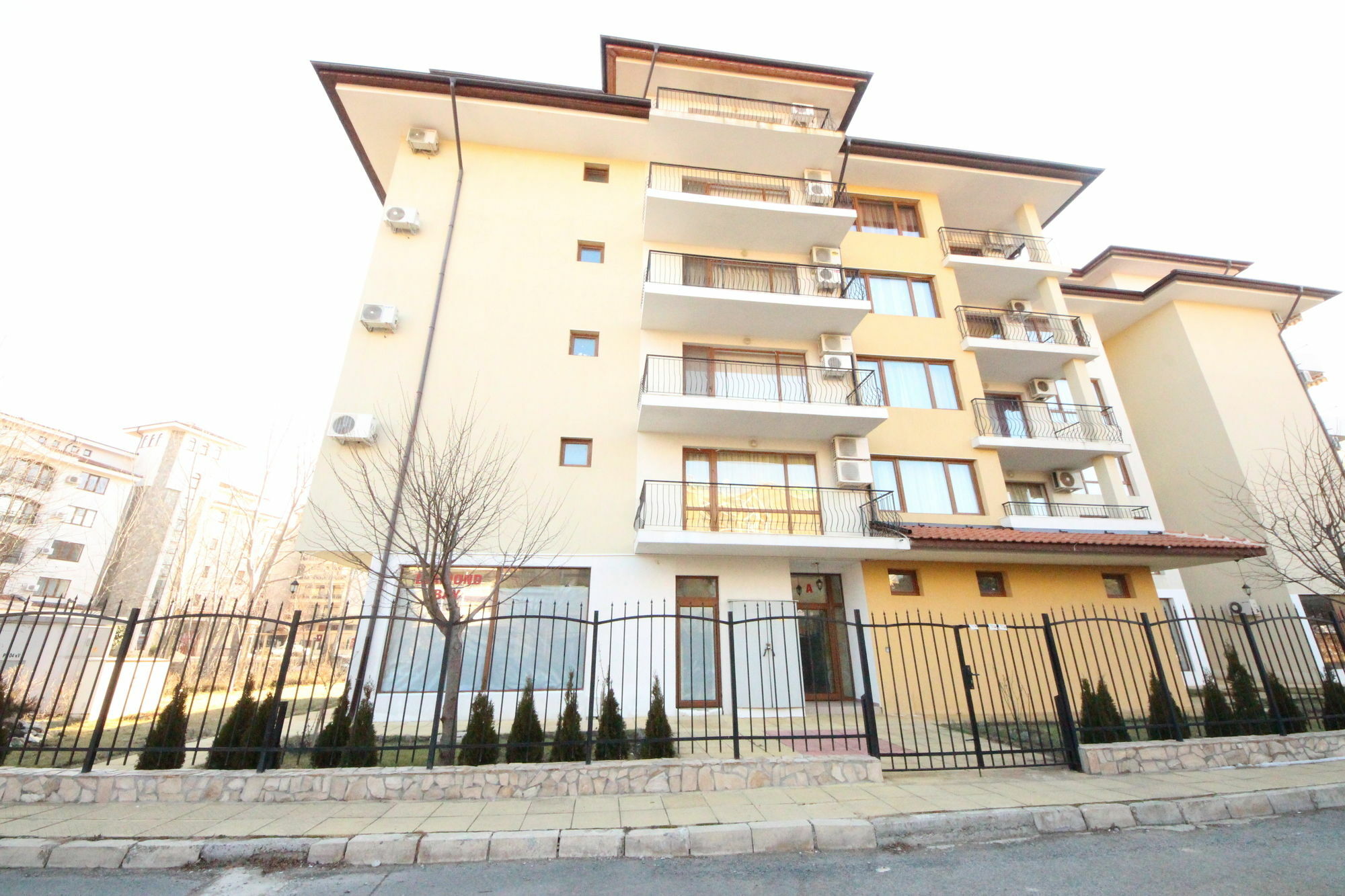 Menada Diamond Bay Apartments Słoneczny Brzeg Zewnętrze zdjęcie